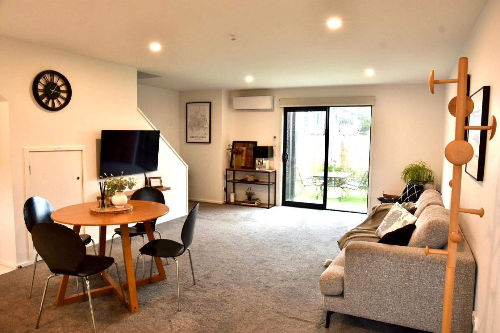 Close To Arena And One Kilometer From Railway Station Onsite Ev Car Park Christchurch Exteriör bild